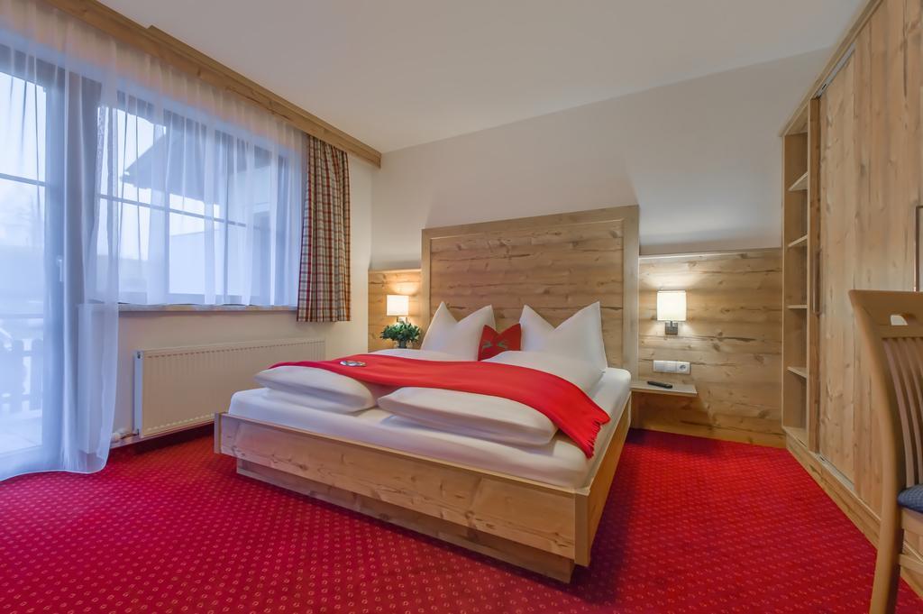 Pension Haus Am Dorfplatz Flachau Habitación foto